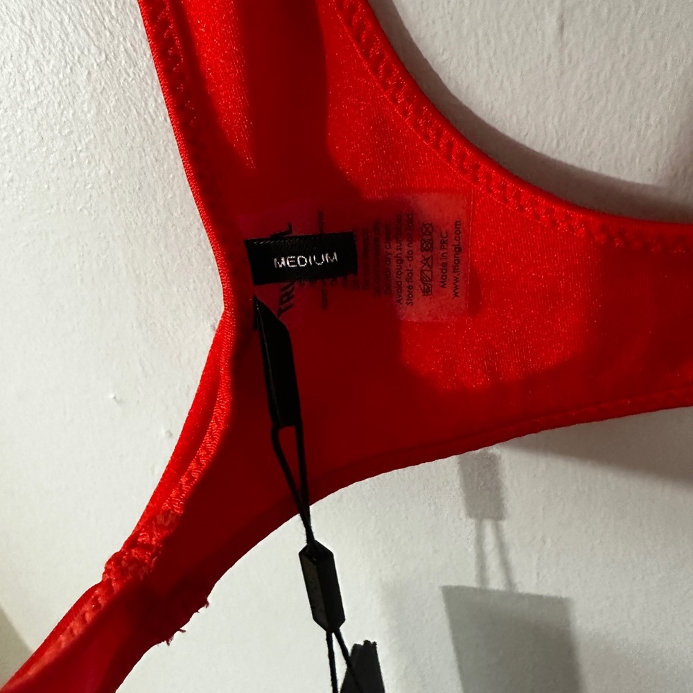 Triangl Top - Picture 2 of 3